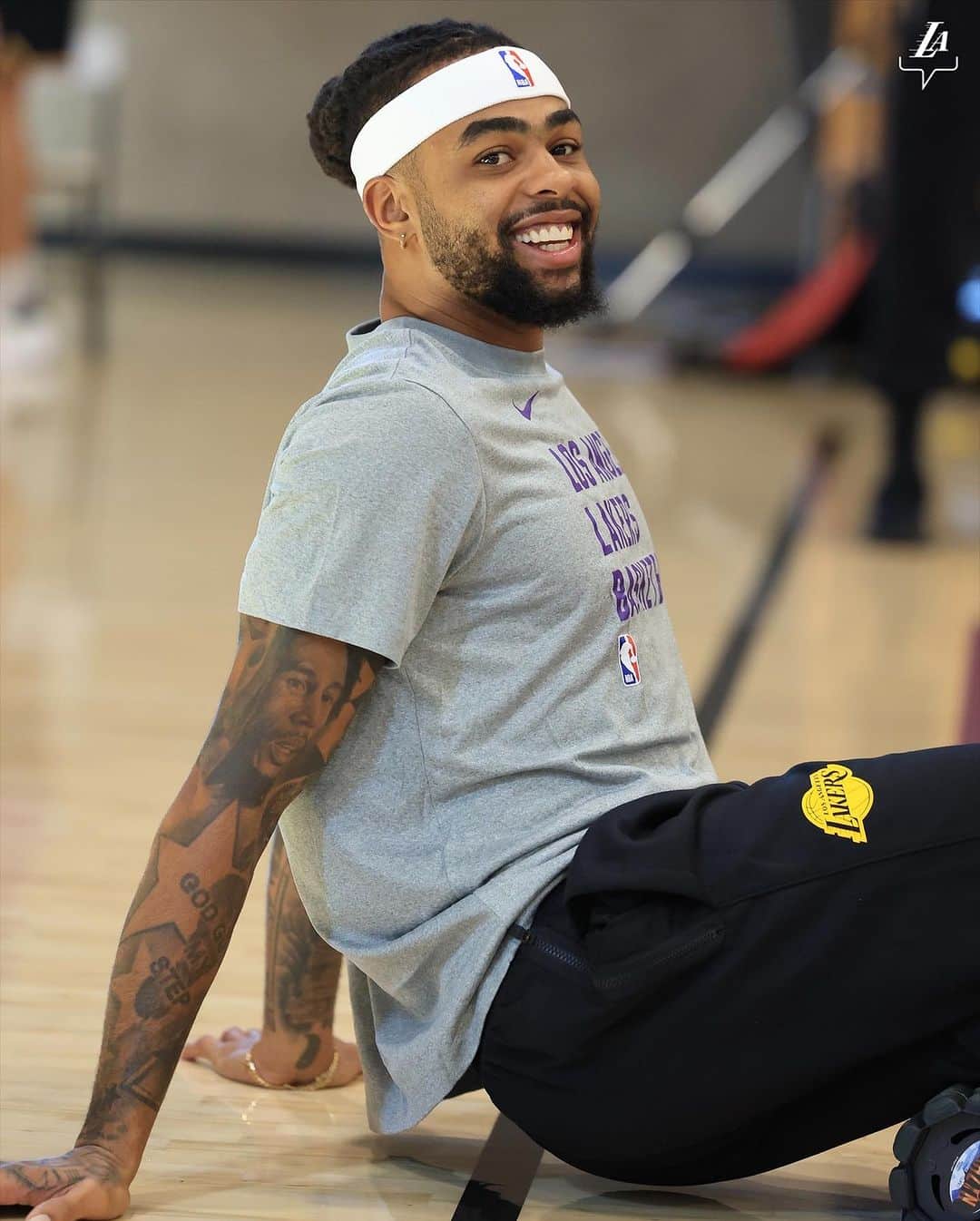 Los Angeles Lakersさんのインスタグラム写真 - (Los Angeles LakersInstagram)「Alllll good energy 🤘  @pechangacasino | Open Practice」10月19日 4時25分 - lakers