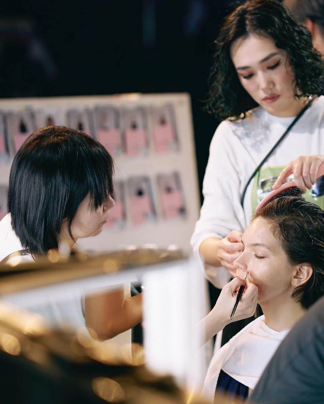 資生堂 さんのインスタグラム写真 - (資生堂 Instagram)「AVELLANO  @avellano  Paris Fashion Week 2024SS   Makeup led by 贄田 愛　 @ai_n_____  Hair led by 中川 まどか　@madoka_nakagawa    #pfw #parisfashionweek #24ss #shiseidohma #贄田愛 #中川まどか #avellano」10月19日 10時43分 - shiseido_hma