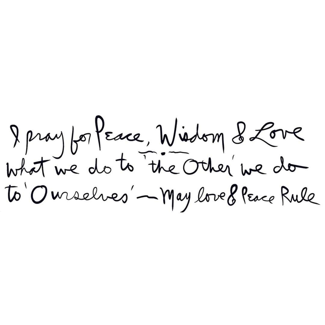 ジェフ・ブリッジスさんのインスタグラム写真 - (ジェフ・ブリッジスInstagram)「Praying for peace, wisdom & love.」10月19日 5時17分 - thejeffbridges