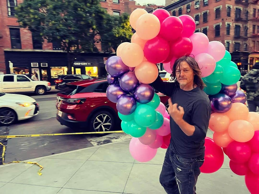 ノーマン・リーダスさんのインスタグラム写真 - (ノーマン・リーダスInstagram)「🎈」10月19日 5時18分 - bigbaldhead