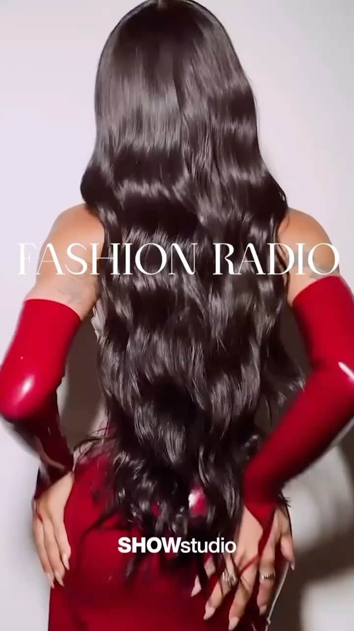 ニック・ナイトのインスタグラム：「Guess the gorgeous guest on tomorrow’s episode of @fashionradio_podcast ……  Download the podcast from @applemusic and @spotify .」