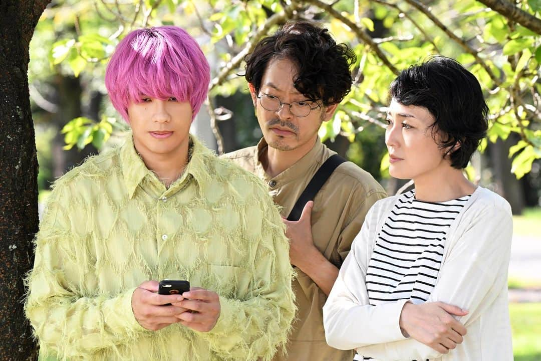 ブラックファミリア～新堂家の復讐～さんのインスタグラム写真 - (ブラックファミリア～新堂家の復讐～Instagram)「. 第3話今夜11:59〜放送🌃 |◤#ブラックファミリア 🎭◢|  パパ活教師 高瀬の妻･奈美江が隠す、 衝撃の真実とは―― 新堂家が続々と“なりすまし”開始📢  #TVer で1･2話配信中📡 ぜひ復習お願いします📗 プロフィールのURLからチェック❕  #板谷由夏 #山中崇 #森崎ウィン #渡邉理佐 #星乃夢奈 #釈由美子」10月19日 6時04分 - blackfamilia_ytvdrama