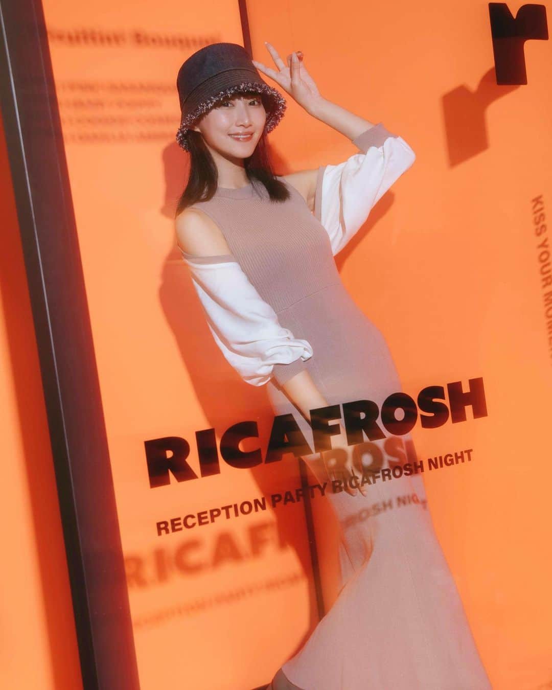 のインスタグラム：「RICAFROSHのレセプションでオシャレなお写真撮ってもらった💯 じんわりするリップがかわいくて天才だ〜  #1日1川瀬」