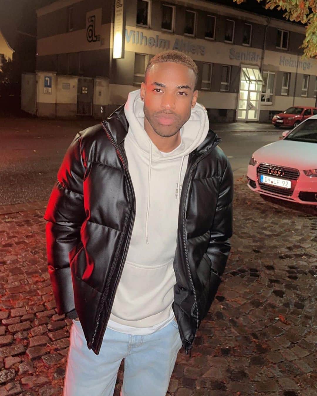 タイタス・マキン・ジュニアのインスタグラム：「Aight Germany, it’s been real and its been cold ✌🏾… #RealCold」