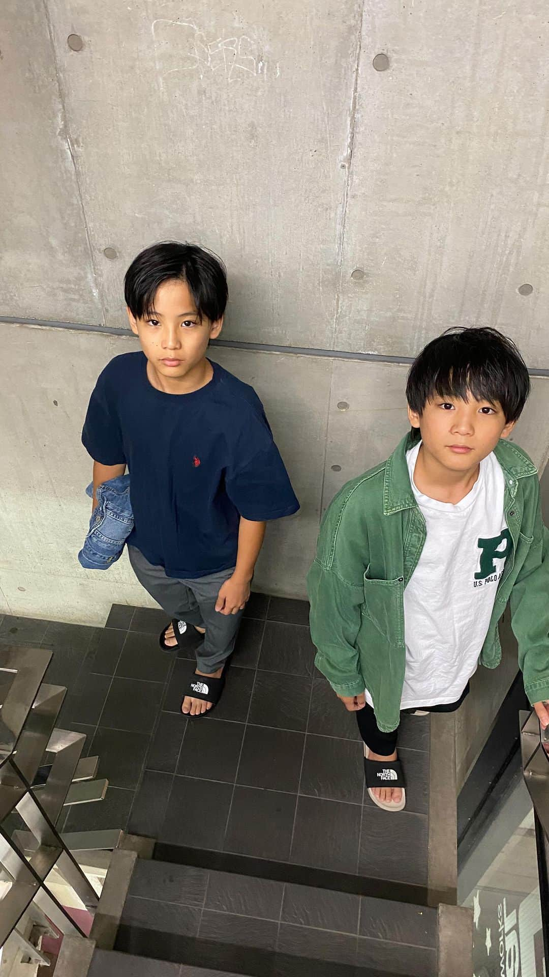 ayakoのインスタグラム：「♡ 昨日ヘアカットしてきたよー!  #双子#中学生男子#中学生ヘア」