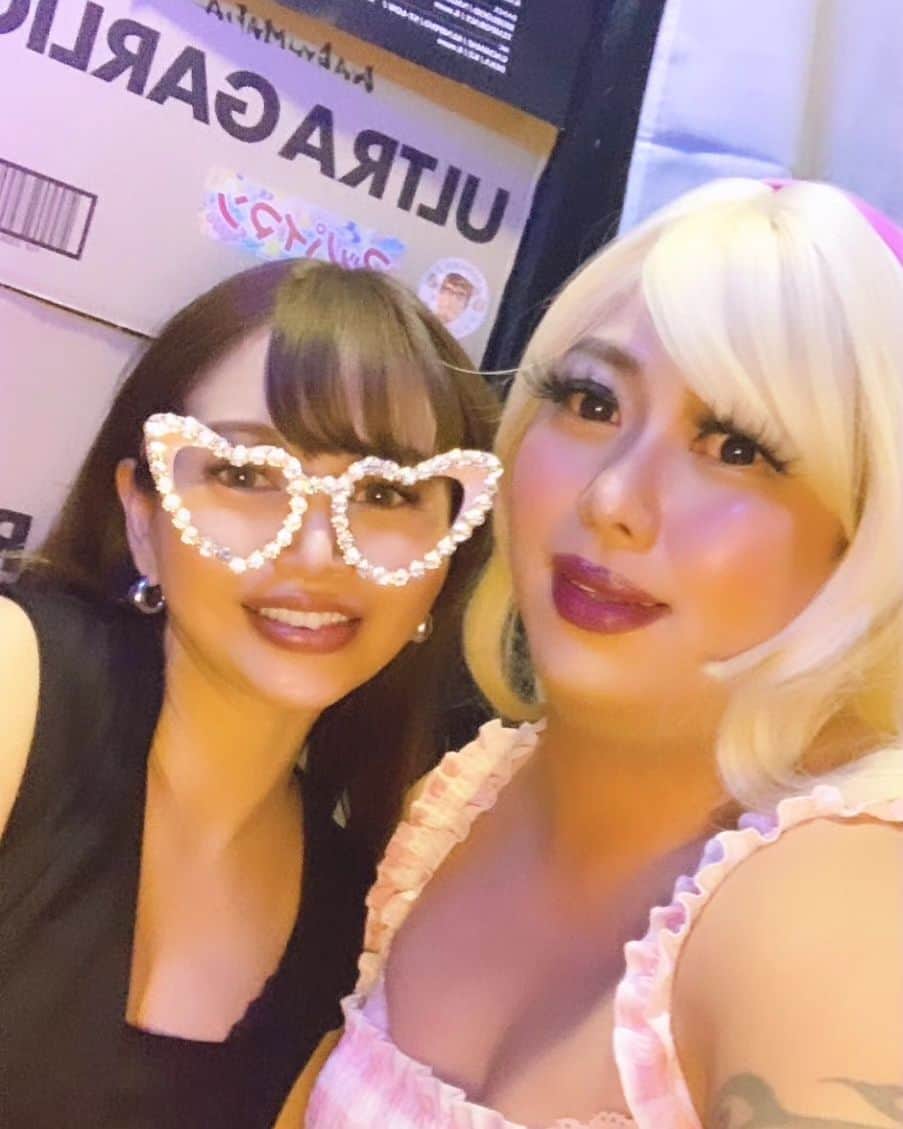 yuina.ushio ueharaのインスタグラム：「背景で場所はどこかわかるよね😌😌😌」