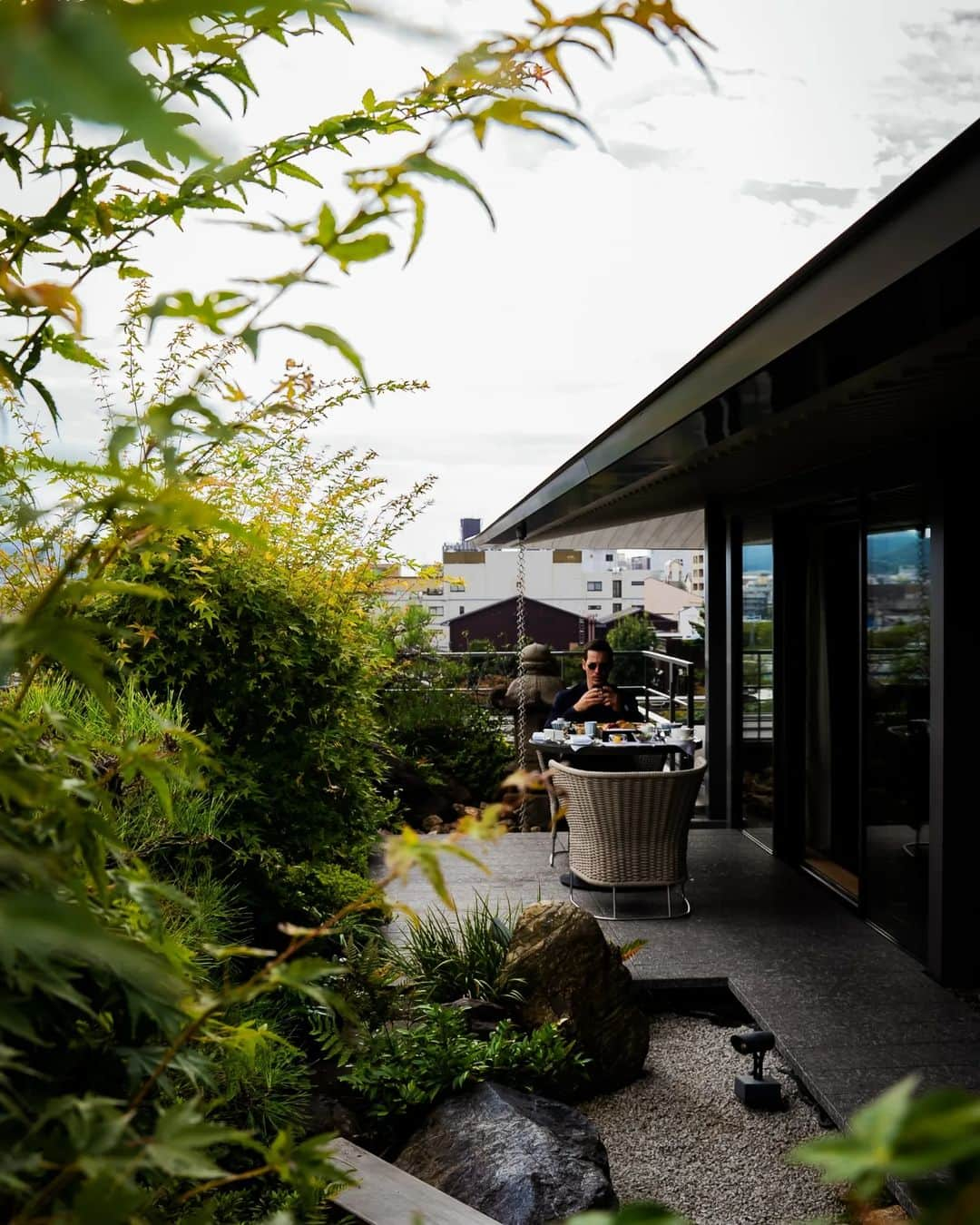 リッツ・カールトンのインスタグラム：「Blending nature, culture, and modern and traditional design, The Ritz-Carlton, #Kyoto creates a flawless retreat along the Kamo river in one of Japan's most historic cities.」