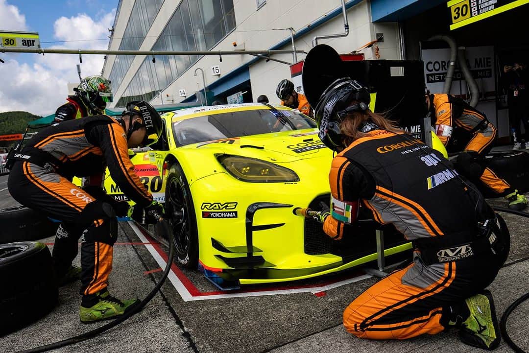 織戸学さんのインスタグラム写真 - (織戸学Instagram)「2023 superGT  autopolis  今回も多くの応援有り難う御座いました。  三重からも 多くの応援 有り難う御座いました。  早いもので もう残るは最終戦  思い切り  今回の レースも 500も 300も  素晴らしいレース  優勝された teamの関係者の皆様  おめでとう御座います。  #maxorido  #GRGarageSuzukaカローラ三重 #トヨタカローラ三重 #GRGarage四日市 #gr86 #toyota #apr #supergt #yokohama #advan #rays #maxorido #織戸学 @gr_garage_yokkaichi  @grgaragesuzukacorollamie  @apr  #supergt #supergt2023」10月19日 8時34分 - maxorido