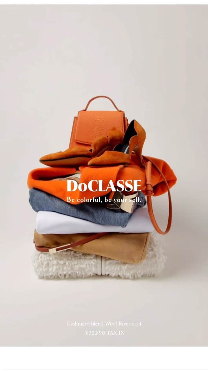 doclasse_styleのインスタグラム：「総手縫いの軽やかさと美しい発色のウールリバーコート  ✔️カシミヤ混ウールリバー・ステンカラーコート ¥29,900税込¥32,890  両面を二重織りにしてダブルフェイスに仕立てた最高級のウール素材は、ヨーロッパのビッグメゾンでも採用されているハイグレードな逸品です。  鮮やかなオレンジカラーはシンプルなコーディネートも、気分も、ぐっと華やかにしてくれます。  #ドゥクラッセ #doclasse   #50代コーディネート #50代コーデ #ファッションコーデ #レディースファッション #パーソナルカラー #カラーコーデ #40代ファッション#40代ファッション #40代コーデ #40代コーディネート #秋冬コーデ #秋冬ファッション#doclasse_coat」