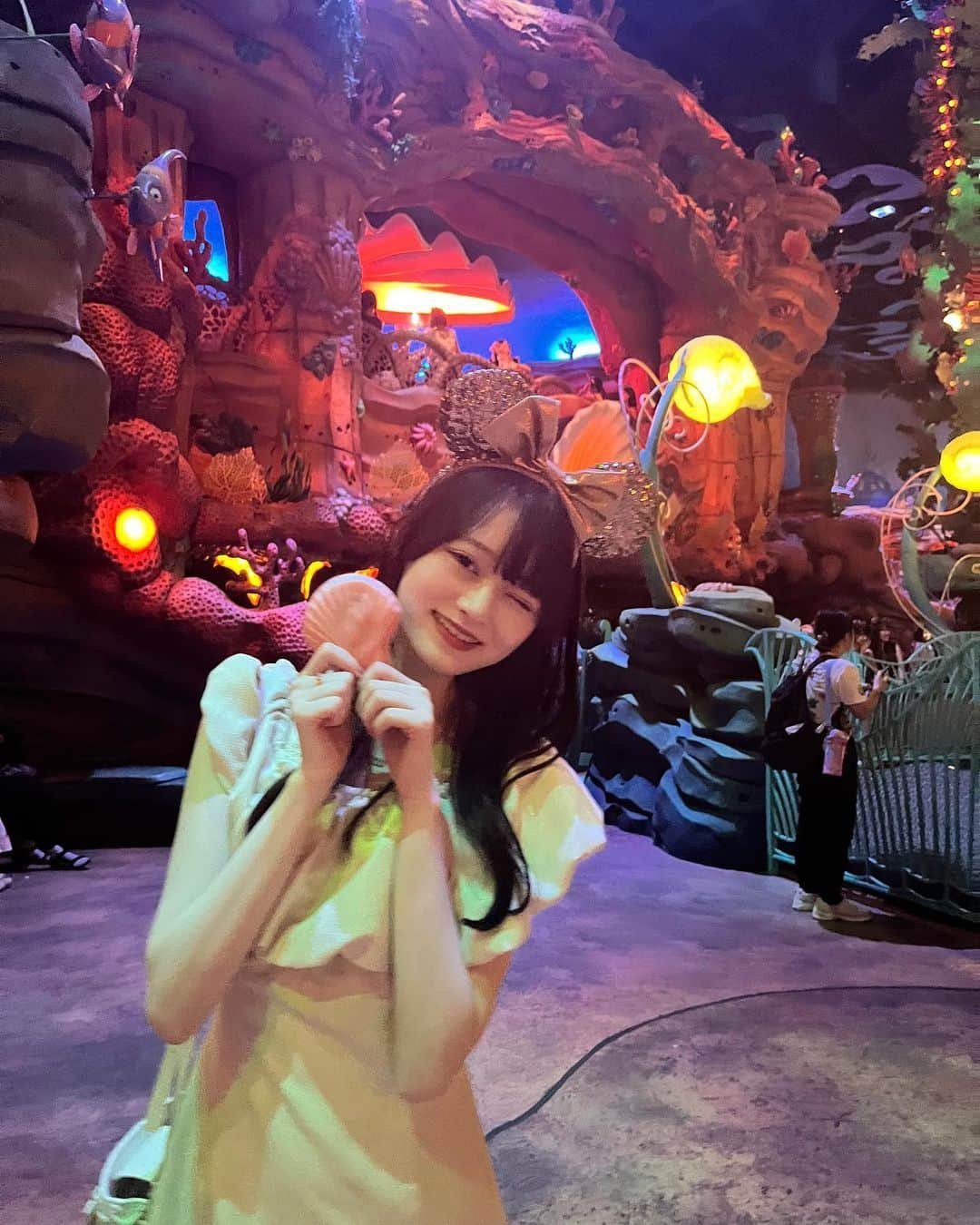 高比良由菜さんのインスタグラム写真 - (高比良由菜Instagram)「Disney Sea💞🐠🫧‪  アリエルのエリアが 1番かわいくて好きだったな🪸♡  美味しいもの沢山食べれて 乗り物にも乗れてほんと充実してた〜〜！！！❤︎  次はランドの方にも行きたい‪🐭♡  ∴∵∴ ୨୧ ∴∵∴ ୨୧ ∴∵∴ ୨୧ ∴∵∴ #高比良由菜#ディズニー#ディズニーシー#ディズニーコーデ#06#sjk」10月19日 19時52分 - yuna_takahira_official