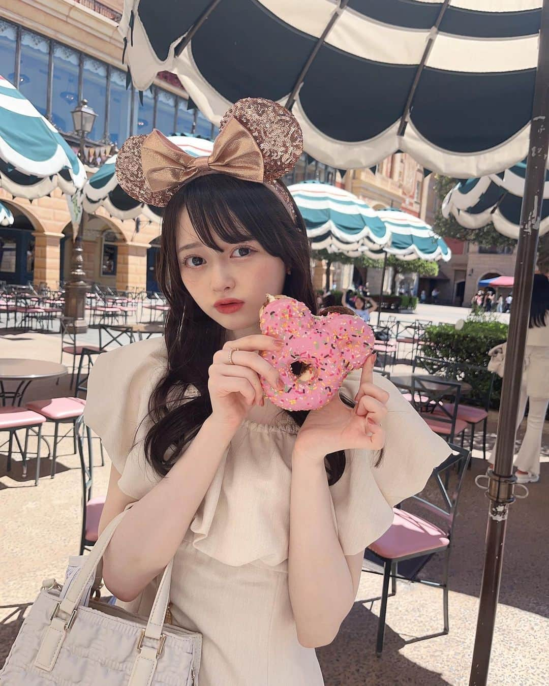 高比良由菜さんのインスタグラム写真 - (高比良由菜Instagram)「Disney Sea💞🐠🫧‪  アリエルのエリアが 1番かわいくて好きだったな🪸♡  美味しいもの沢山食べれて 乗り物にも乗れてほんと充実してた〜〜！！！❤︎  次はランドの方にも行きたい‪🐭♡  ∴∵∴ ୨୧ ∴∵∴ ୨୧ ∴∵∴ ୨୧ ∴∵∴ #高比良由菜#ディズニー#ディズニーシー#ディズニーコーデ#06#sjk」10月19日 19時52分 - yuna_takahira_official