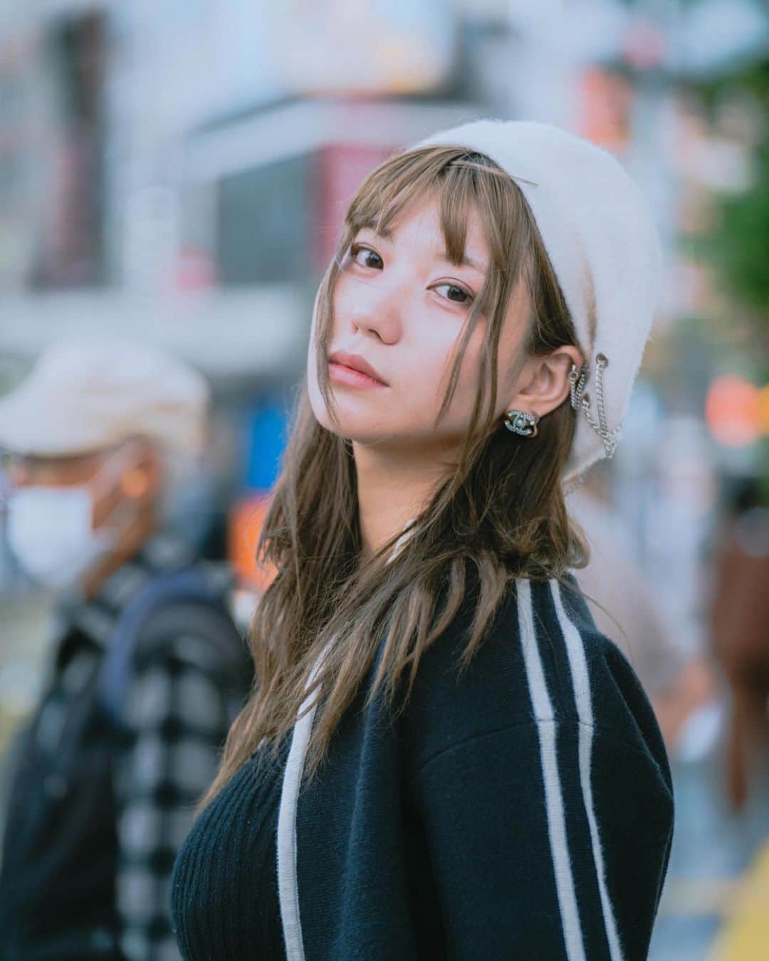 大葉めものインスタグラム：「私の生き方、貴方の生き方、今までもこれからもきっと違うけど 交わることのなかった私たちが出会って今こうして繋がってること」