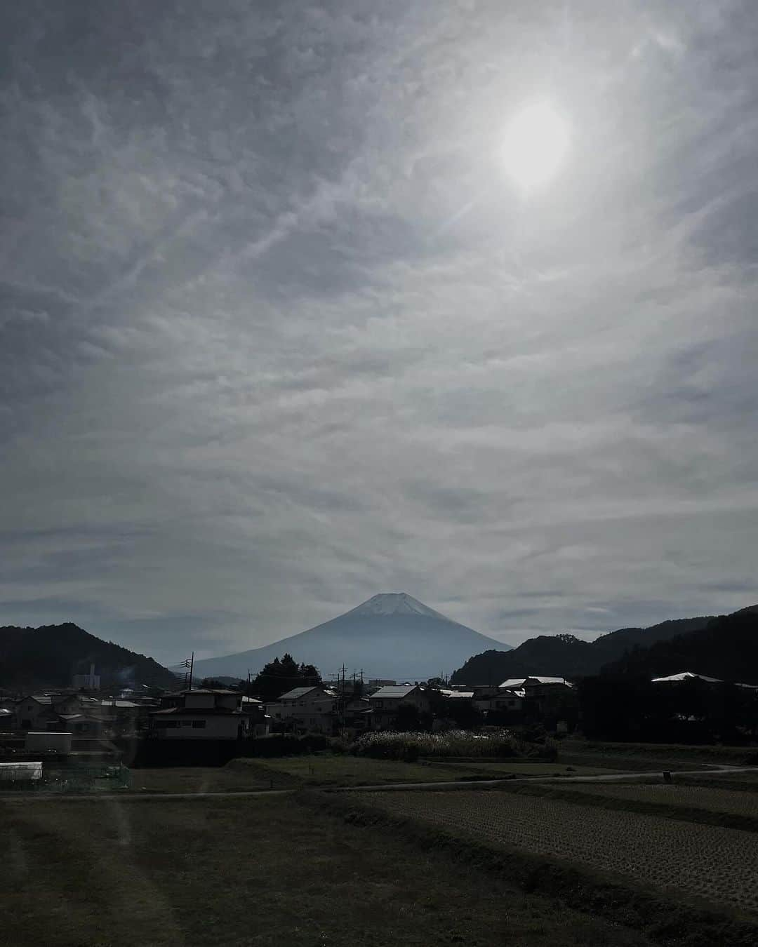 西原有紀のインスタグラム：「🏔️  ✳︎ ✳︎ ✳︎  Mount fuji power🩵」