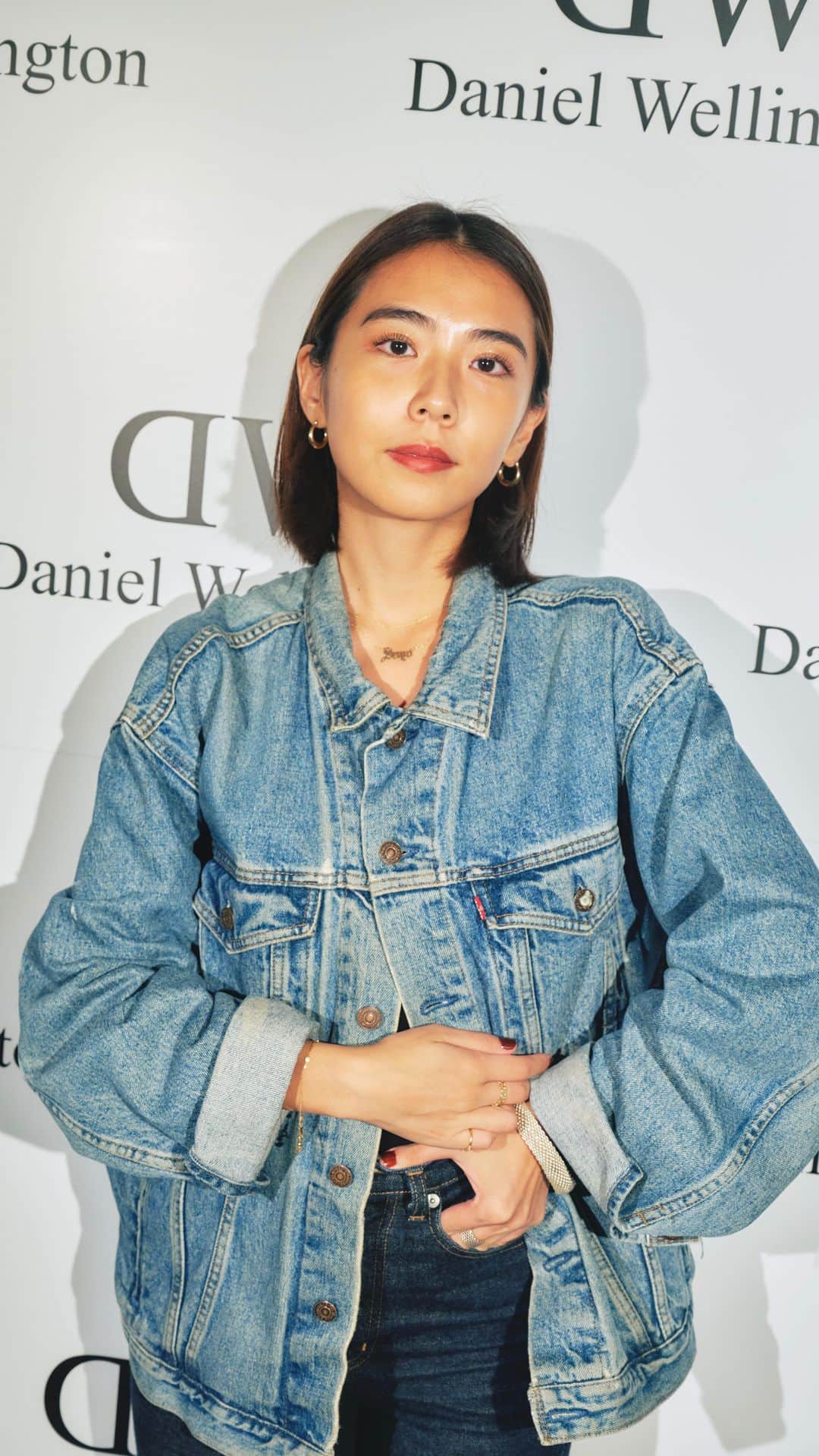 安保彩世のインスタグラム：「@danielwellington 💎💫  DWの12周年イベントに行ってきたよ〜  今回イベントに参加して初めて知ったのだけどDWは腕時計じゃなくアパレル、ジュエリー、バッグなどいろんな商品を出しててどれもすごい可愛かった✨💞   新しいモデルの時計も可愛くてどんどん進化していくDWから目が離せない🥰✨  よかったらチェックしてみてね💫    #pr #danielwellington #dwturns12 #dwthroughthescreen #aw23 #dw12周年」