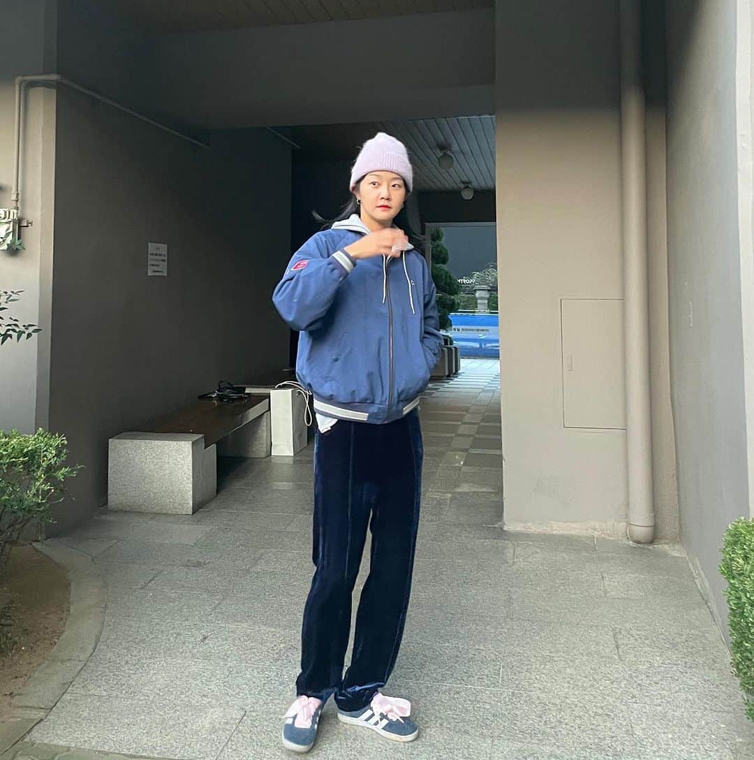 ヒョニ・カンのインスタグラム：「💙」