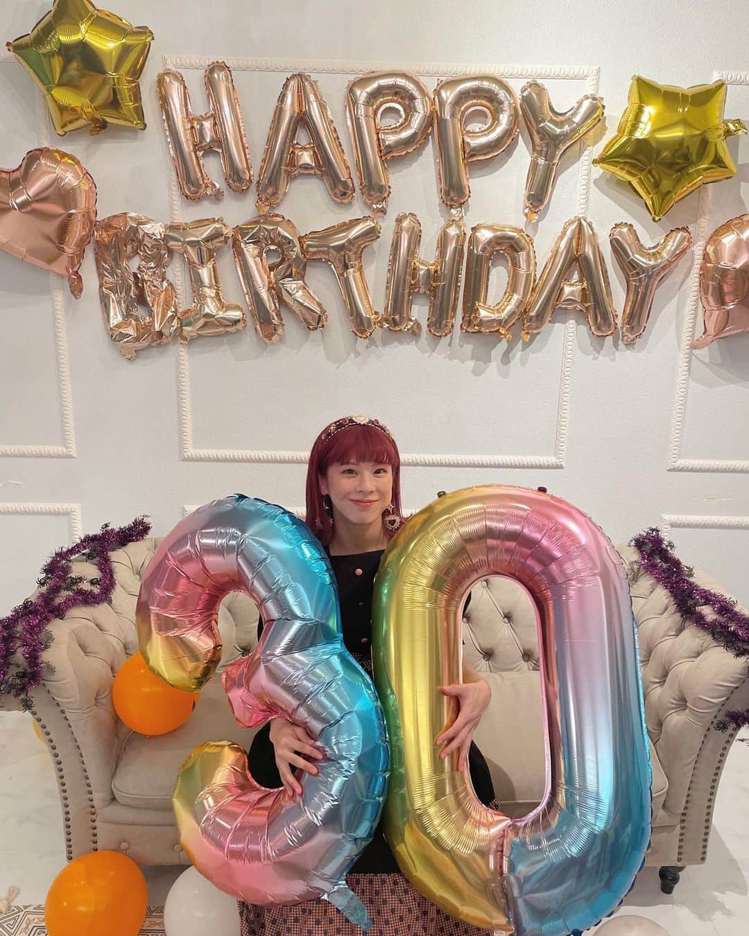 桜花りなさんのインスタグラム写真 - (桜花りなInstagram)「【🎂】 10/17 はmy birthday!! 私の憧れだった誕生日当日に 大好きな人達にこーーんなにかわいい 飾り付けをしてもらって可愛いスタジオで party出来たの🥳嬉しかったぁー!!!! ・ ・  #誕生日  #誕生日会  #birthday」10月19日 18時28分 - xxyuricornxx