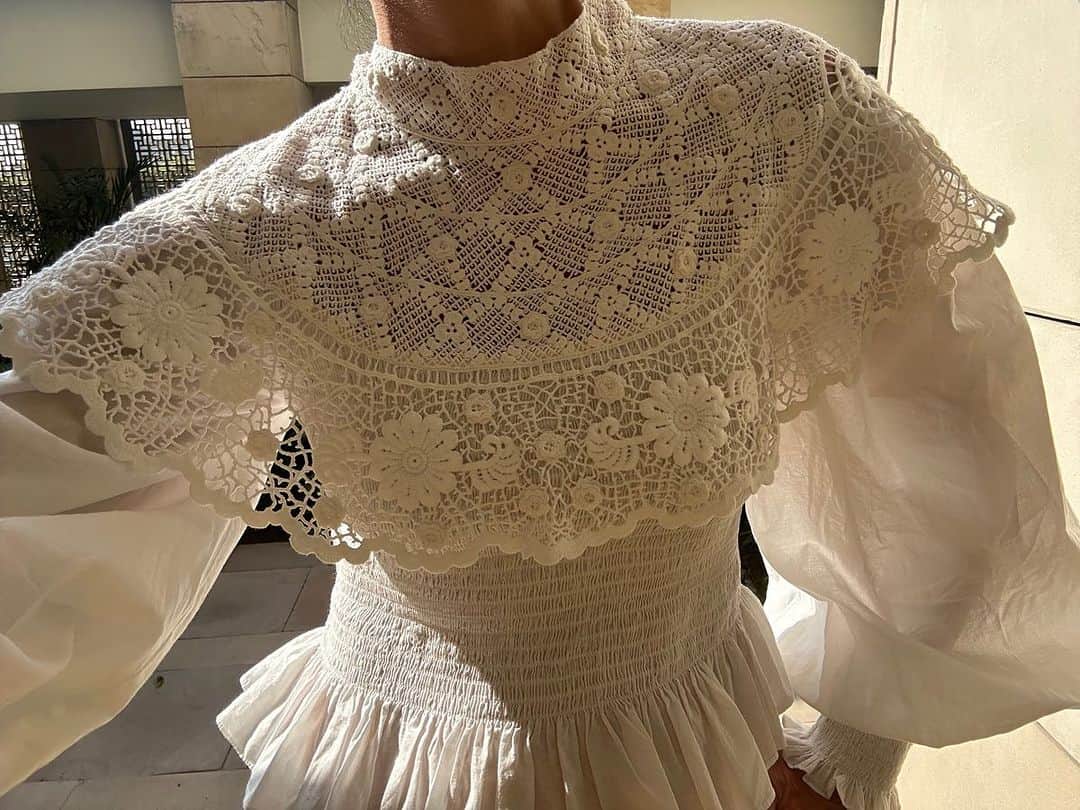シー ニューヨークのインスタグラム：「Testing out our new Resort 24 Serita top, and saying so long to inspiring Delhi 🇮🇳, next stop Seoul 🇰🇷to shoot our Spring 24 editorial.」