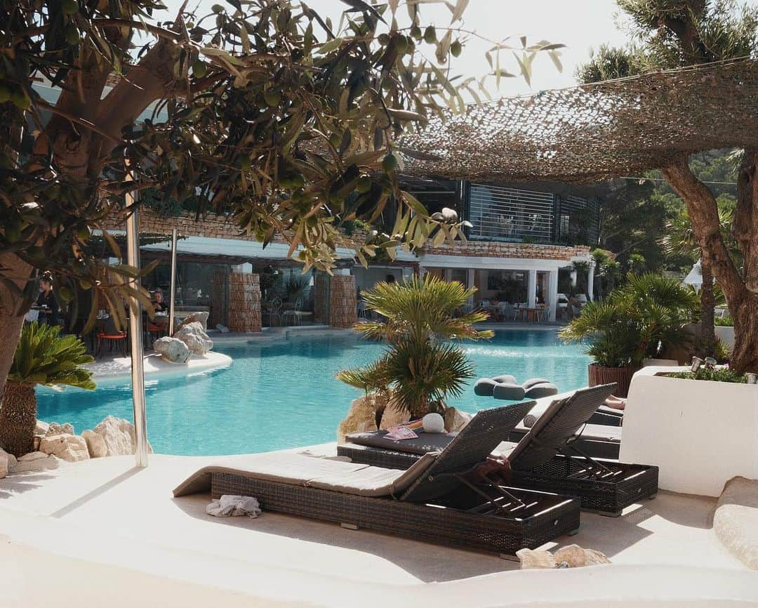 Weronika Bielikさんのインスタグラム写真 - (Weronika BielikInstagram)「Last one is my favourite one 🥰  Place: @haciendanaxamena ✨ #ibiza❤️」10月19日 19時01分 - veronicabielik