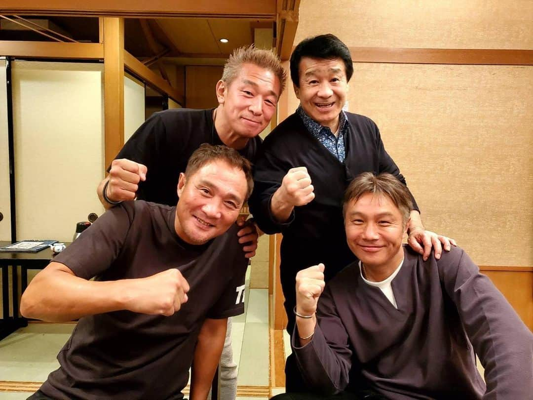 竹原慎二さんのインスタグラム写真 - (竹原慎二Instagram)「ぶっちゃけチャンネル 飲みトーク ゲストはなんと川崎竜希さん  #刺青ボクサー  #ぶっちゃけチャンネル  #渡嘉敷勝男  #畑山隆則  #竹原慎二」10月19日 19時03分 - shinji__takehara