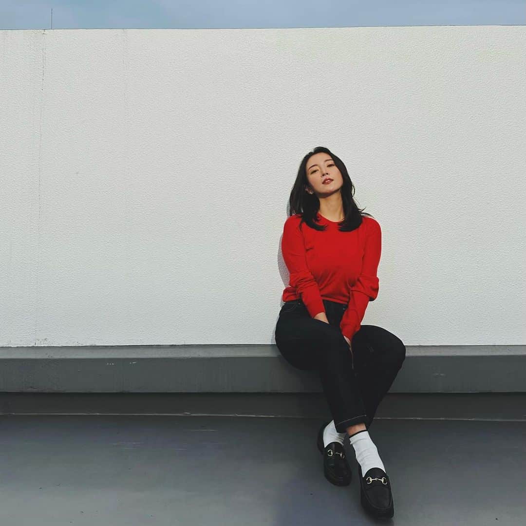 園都さんのインスタグラム写真 - (園都Instagram)「この時期は大体ニットとデニム👖 気楽でいい♡  #photooftheday #fashion #denim」10月19日 19時14分 - miyakosono_official