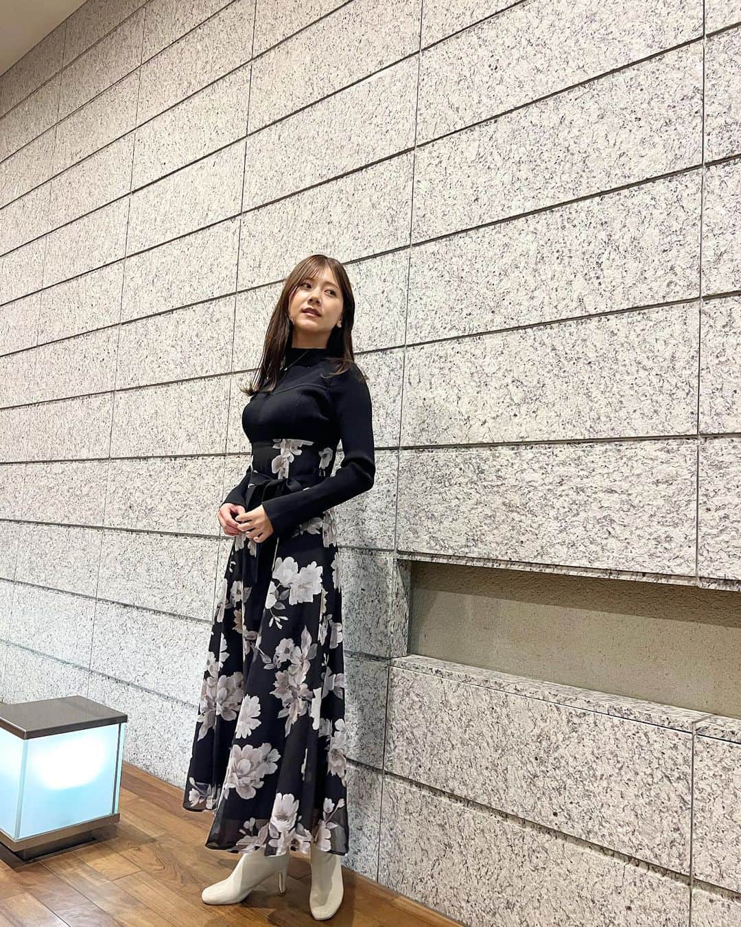 のインスタグラム：「ウェーブ優勝わんぴ🏅 スタイルよく見えるこの形とても有難い🥺 秋冬大活躍しそうなアウターもお気に入り♡  #mercuryduo #pr  #マーキュリーデュオ  #骨格ウェーブ」