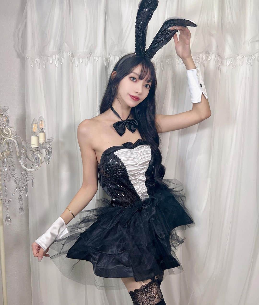 ?????さんのインスタグラム写真 - (?????Instagram)「. もうすぐHalloween🎃🕸  今年は久々にやるかぁってことで安定のTikaでバニー選んだ🐰🤍 みんなで揃えるよ👯‍♀️  即日発送だからまだ全然間に合う📦✨️  . . #コスプレはtika #tika #バニーガール #ハロウィンコスプレ #halloweencostume」10月19日 19時18分 - julia__0917