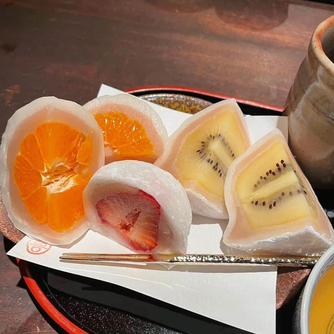 4meee!さんのインスタグラム写真 - (4meee!Instagram)「【ひがし茶屋街のスイーツ、なにがすき？🍨】  #大正浪漫喫茶金魚庵 #金澤ひがし菓舗kazunakashima #苺菓子りつか #andKANAZAWA  -----photoby💌----- @_terayuu_ @cocoa_nagano @yu_cafe_0217 @_cynnn___  #金沢グルメ #金沢カフェ #金沢ランチ #金沢旅行 #ひがし茶屋街 #ひがし茶屋街カフェ #石川カフェ #石川グルメ #石川ランチ #石川スイーツ #金沢カフェ #金沢グルメ #金沢ランチ #金沢スイーツ」10月19日 19時20分 - 4meee_com