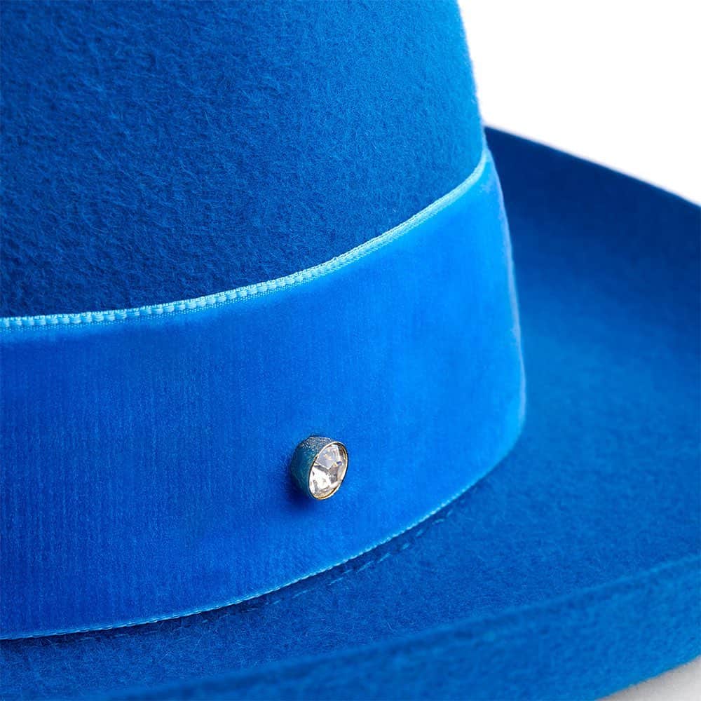 フォルテフォルテさんのインスタグラム写真 - (フォルテフォルテInstagram)「a fantastic encounter that exemplifies the values of traditional craftsmanship and timeless beauty. an authentic vocation to italian savoir fare has inspired a reinterpretation of an iconic hat: here we are with “forte_forte loves borsalino”. discover the limited edition in forte_forte boutiques and in our e–shop. @borsalino_world #forte_forte #aw23 #borsalinoworld #forte_fortelovesborsalino #hat #autunno #timeless #contemporary #handmade #energy #poetic #feminine #passion #madeinitaly」10月19日 19時28分 - forte_forte