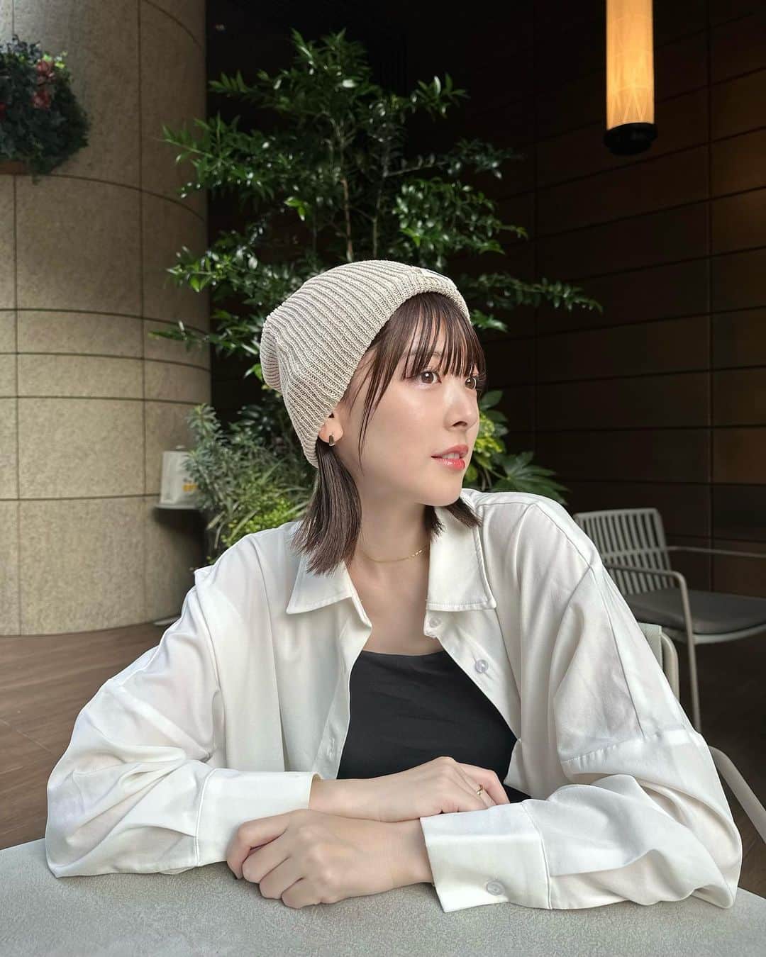 水上京香さんのインスタグラム写真 - (水上京香Instagram)「⁡ オーダーしていたニット帽🧶 2日連続で被っちゃってます。早速ヘビロテ説🥚🍂」10月19日 19時42分 - kyokaminakami_official
