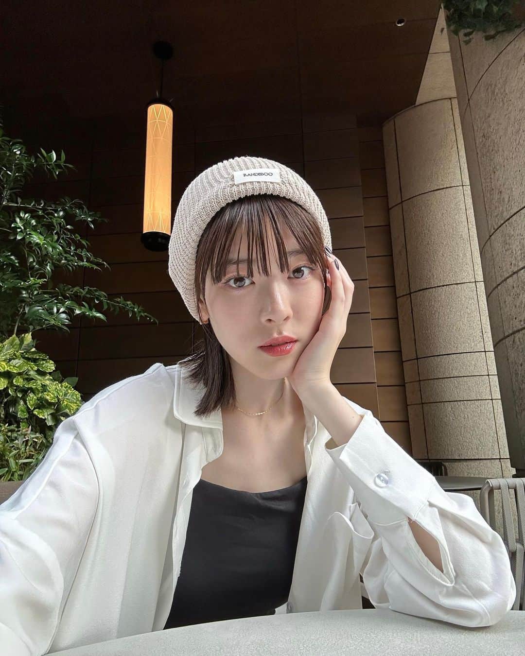 のインスタグラム：「⁡ オーダーしていたニット帽🧶 2日連続で被っちゃってます。早速ヘビロテ説🥚🍂」