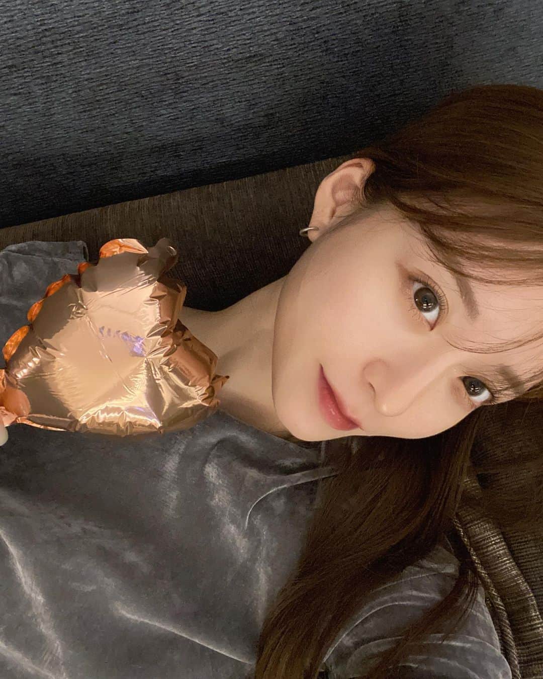 renさんのインスタグラム写真 - (renInstagram)「・ ・  久しぶりのイクスピアリ〜🪸🧜💓  #れんの服  @naturalbeautybasic_official  @freaksstore_official  @maisonvalentino   ・ ・」10月19日 19時42分 - _reeen_