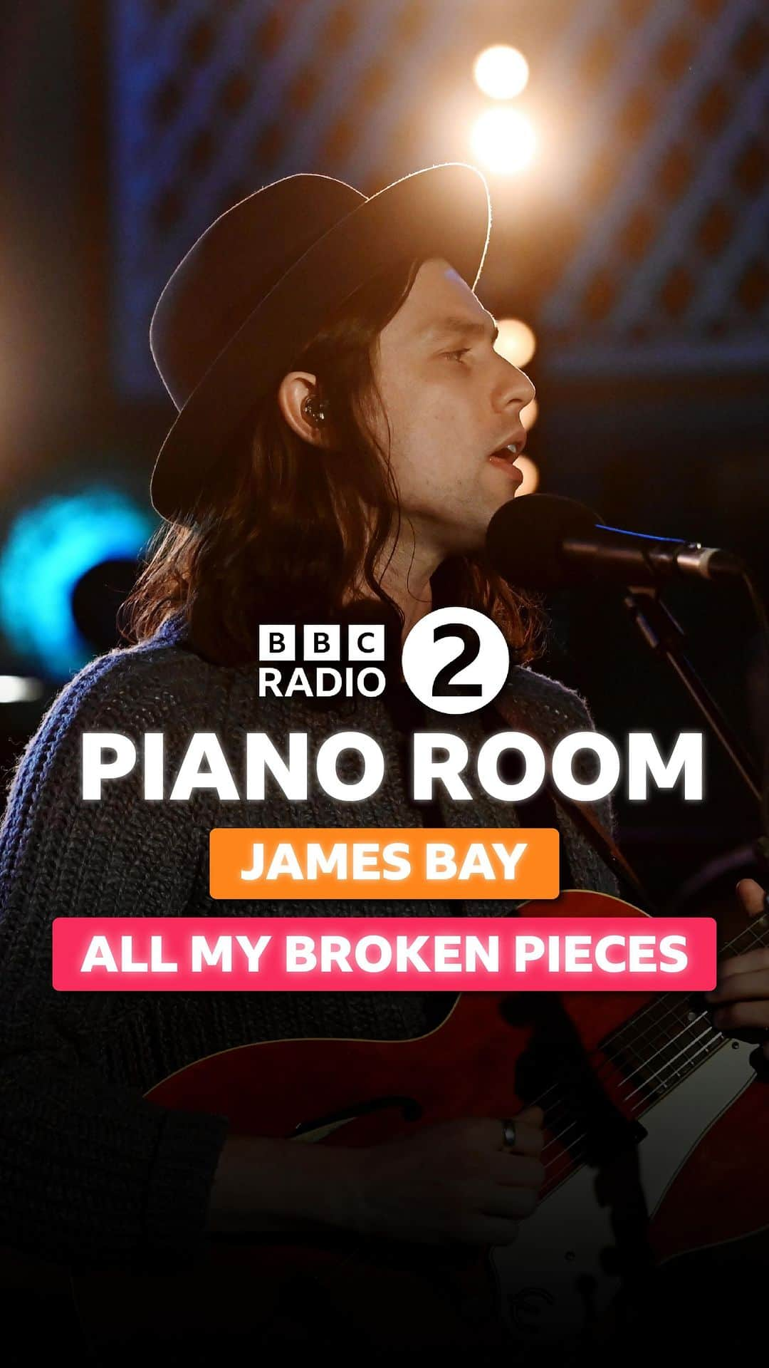 ジェームズ・ベイのインスタグラム：「A stunning performance from James Bay in the Radio 2 Piano Room with the BBC Concert Orchestra. 🧡  You’ll be able to catch the full performance later on BBC Sounds and BBC iPlayer 📻 📺」