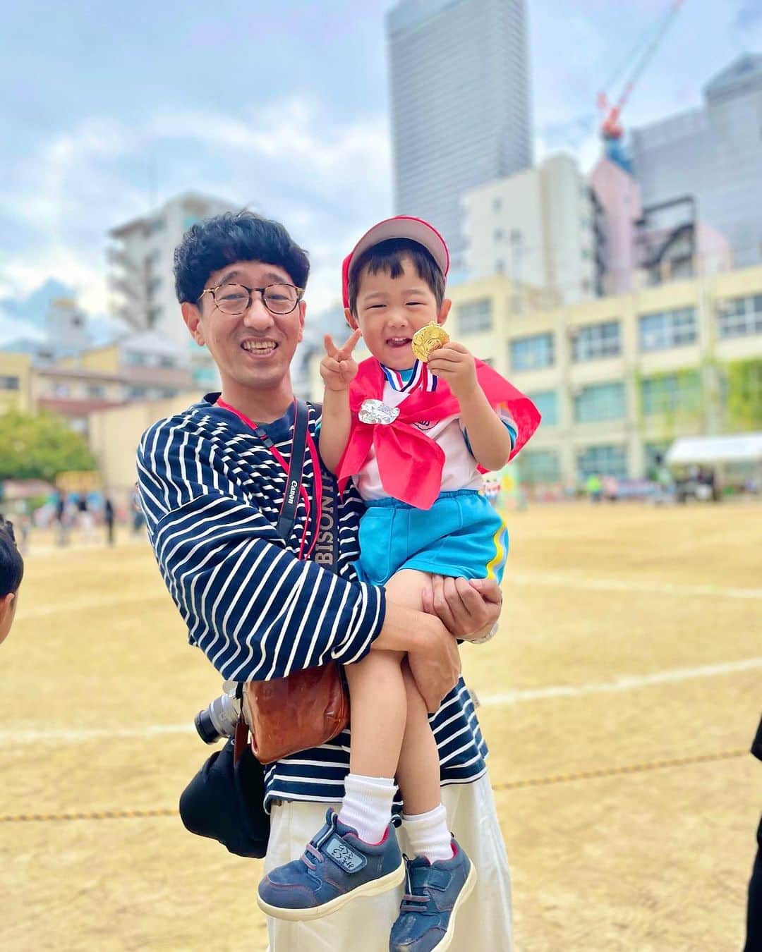 ボン溝黒さんのインスタグラム写真 - (ボン溝黒Instagram)「初めての運動会面白かったなー🤣 #かけっ子 #来年は１番目指して練習しよう #三角座りの綺麗さ１番✨ #体育座り」10月19日 11時47分 - bontheworld