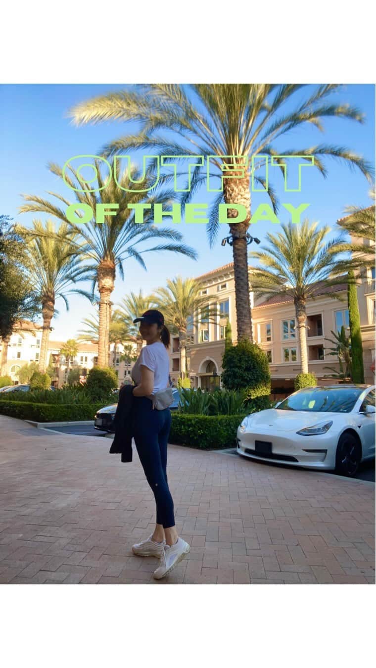 芦田桂子のインスタグラム：「LAでの過ごし方🇺🇸 ハワイからのLAは9日間の滞在と長く 日本と変わらない生活を送ってます  朝早く起きてゴルフの朝活もあれば お買い物行ってご飯作ったり 仕事したり ジムに行ってトレーニングしたり  先日Costcoに生活用品のお買い物へ行って お水と洗剤を買ったんだけど それだけで重くて他に持てない… 分かってはいるんだけど全てアメリカンBIGサイズ 腕や腰を鍛えておかないとだね💦 小さなカートをクルマに積んでおくと便利かも  あとね、Costcoの話の続きなんだけど Tommyのダウンジャケットが さーっとハンガーに吊るしてて お値段見ると＄34.99😳 えっ？！さすがCostco  羽織ってみたら案外可愛くて 思わず買っちゃった🙈w  そろそろ日本での仕事が気になってますが... 頭整理して順番確認っ 21日帰国したらかなりバタバタ 翌日はサロンの取材が入りました📷✨  ゆっくり過ごした分、頑張らなきゃです😊  #la  #lalifestyle  #lalifestyle  #アメリカ生活  #アメリカ旅  #model  #芦田桂子」