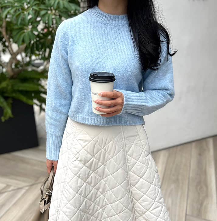 Mode Robeのインスタグラム：「* * NEW item...✔︎ * ショート丈カラーニット/5カラー 【mr5602】 pink,blue,mint,purple,ivory * * * #MODEROBE #韓国女優ファッション」