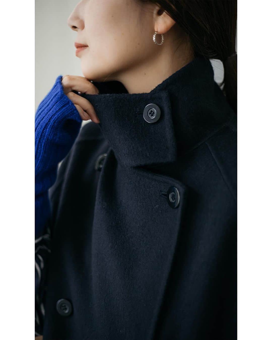 JOURNAL STANDARDさんのインスタグラム写真 - (JOURNAL STANDARDInstagram)「秋から冬と長く使える「ロングジレ」  長そで1枚で心地いい季節。 そんな秋晴れの日に着たいロングジレが登場。  ——————————  ■ウールリバーミリタリーロングジレ ¥31,900 tax included No.23011400505030  ■CPポプリンターンナップカフシャツ ¥17,600 tax included No.23050400905030  ■別注【LEVI’S(R)/リーバイス(R)】501(R)90S SMU FULL：フルレングス ¥15,400 tax included No.23030410000630  ■【REMME/レメ】ヒールブーティー ¥19,800 tax included No.23093410005730  ■【WILLIAM BRUNTON/ウィリアム ブラントン】CASHMERE リブアームウォーマー ¥9,900 tax included No.23090410000130  ——————————  @baycrews  ——————————  #baycrews #baycrewsstore #journalstandardladies #journalstandard #2023autumn #autumn #ジャーナルスタンダード #レディースファッション #ベイクルーズ #大人コーデ #秋コーデ #秋物 #秋服 #大人コーデ#30代コーデ#40代コーデ#ジレ#ジレコーデ#シャツ#シャツコーデ#リーバイス#デニムコーデ#ヒール#ブーティー#アームウォーマー」10月19日 12時04分 - journalstandard.jp