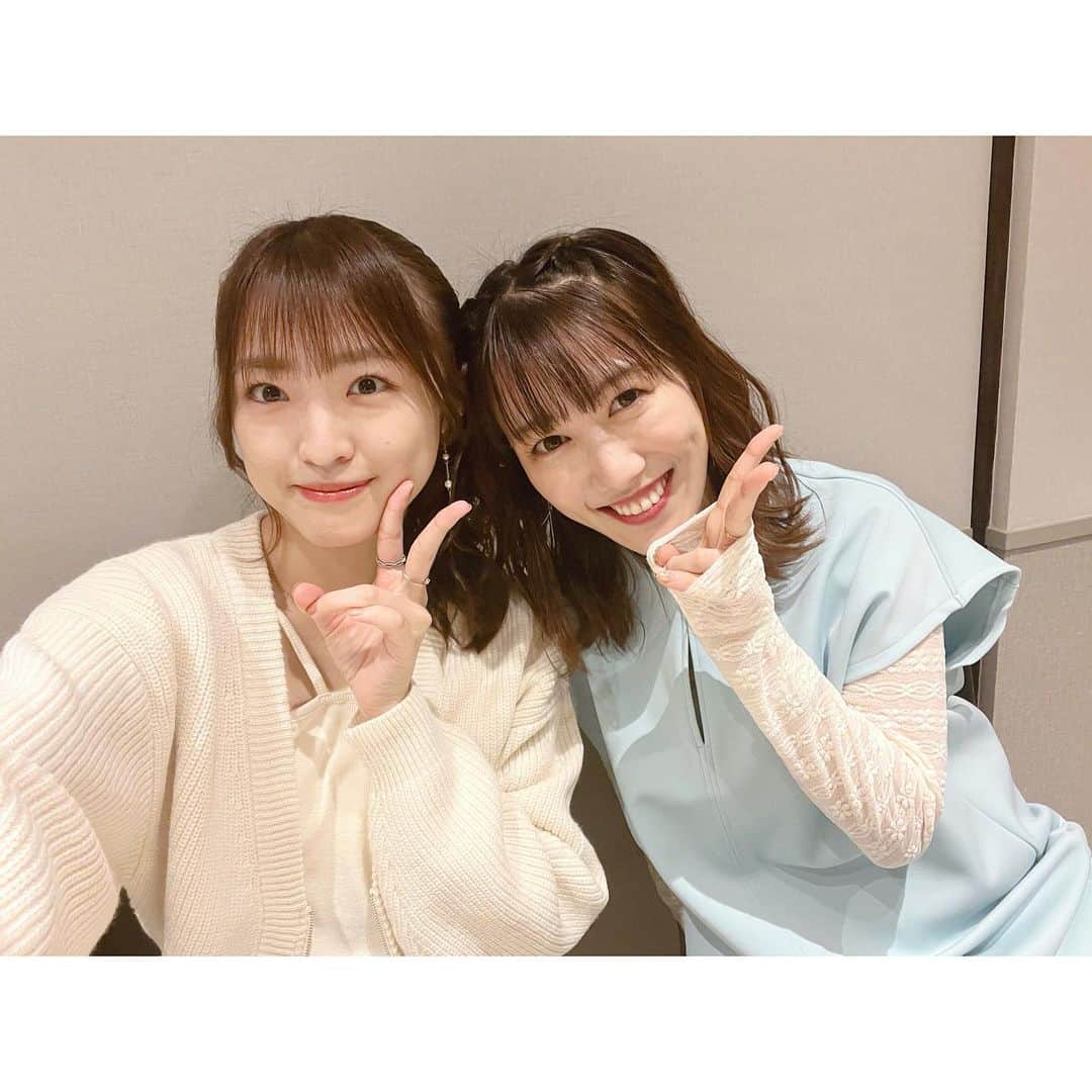 春名真依のインスタグラム：「＊ 先日大好きな先輩と…💜🩵  本当にお話止まらなくて楽しすぎました〜！ いろんなタイミングで手を差し伸べてくださる方。 どこまでも温かくて優しくて私の大好きな師匠です☺️  #れにまい #ももいろクローバーZ #高城れに ちゃん」