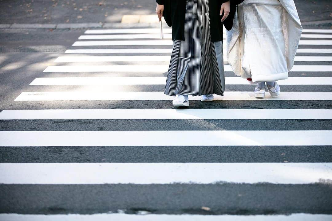 juno_jinjakonのインスタグラム：「⁡ ⁡ JUNO神社婚では、 これまでこだわり続けてきた 伝統の中にもモダンスタイルをプラスし、 和装を美しく着こなすための スタイリングもご提案しております。 ⁡ 神社は決まったけど 挙式をお任せするカウンターにお悩み中の方 ぜひお気軽にお問い合わせください🍃 ⁡ ⁡ －－－－－－－－－－－－－－－－－－－－－－－ ⁡ △ご予約方法△ @juno_jinjakon ホーム画面のURL よりお待ちしております。 ⁡ －－－－－－－－－－－－－－－－－－－－－－－ ⁡ お電話でのお問合せ、ご予約は⇩ ☏ 092-262-1107 (定休日:火曜日・水曜日) ⁡ ⁡ #神社挙式#白無垢#色打掛#引き振袖 プレ花嫁#家族婚#少人数結婚式 #福岡花嫁#神社婚#北海道神宮 #北海道神宮挙式#北海道プレ花嫁 #和婚#和装婚#福岡花嫁 #福岡プレ花嫁#太宰府天満宮 #櫛田神社#護国神社#住吉神社」