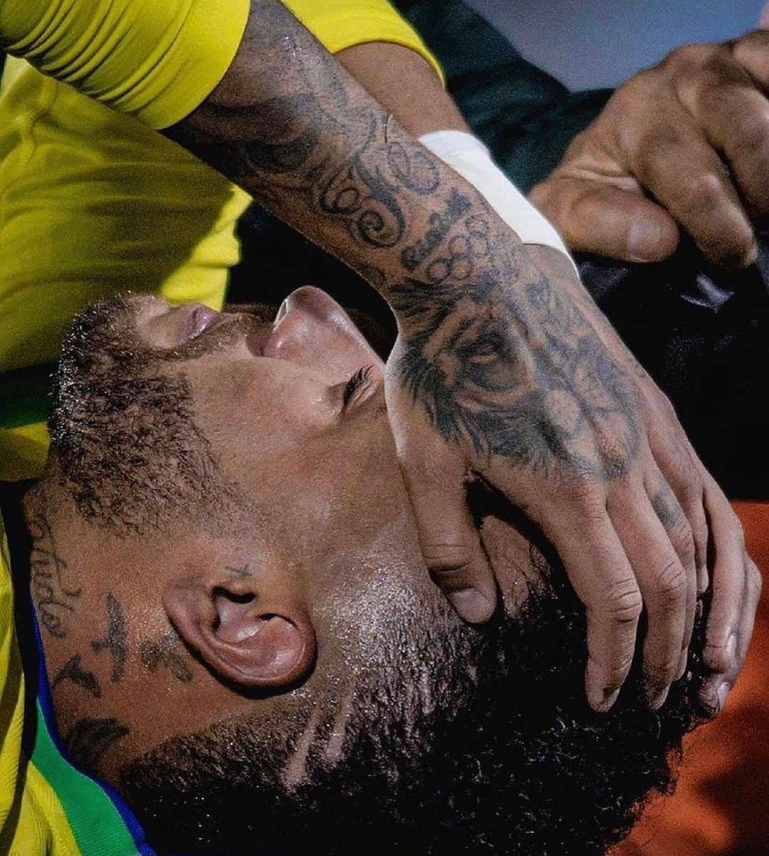 ネイマールさんのインスタグラム写真 - (ネイマールInstagram)「FÉ 🙏」10月19日 12時32分 - neymarjr