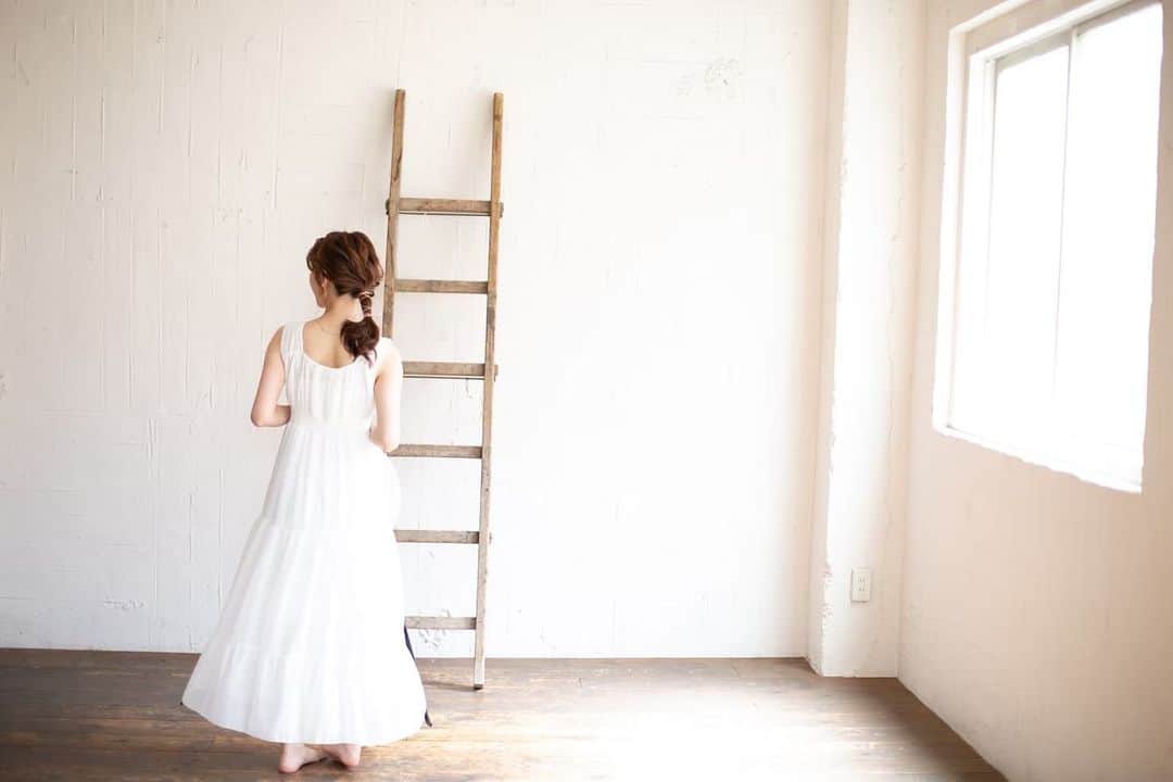 のインスタグラム：「. . . 🕊💐」