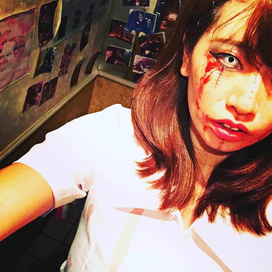 のインスタグラム：「歌舞伎のバーで働いてた時のハロウィン写真出てきた。 怖過ぎるから、席着かないでって言われたの思い出した。笑 今こんくらい怪我してるから、きっと今の顔でも怯えちゃうね🤣  さくらのプロフィール🐰🌸 @usausa39ra  キラキラインスタ女子になりたいアカウント @usausa39ra_ver.02   🍸毎週金曜の夜は西麻布でバー店員　 わたしとお酒🥃飲んでお喋りしたい方はこちらへー @bar_artrum_tokyo   、 、 、 、 、 、  #日本女孩 #グラビア #asiangirls  #布教してくれてありがとう  #うさぎ  #model #ANISD #japanese  #性感美女  #portraitphotography #asian  #グラドル自画撮り部　#セクシーショット #うさぎ系女子   #宇佐宮さくら　#セクシー #sexywomens  #sexy  #浴衣撮影会  #浴衣 #胸の大きい良い女　#六本木　 #西麻布  ⭐️⭐️⭐️アカウント⭐️⭐️⭐️ Twitter・TikTok・Instagram•LINE @usausa39ra   #フォローミー　#팔로미　#followme  #追蹤　#追蹤🔍搶先看➡」