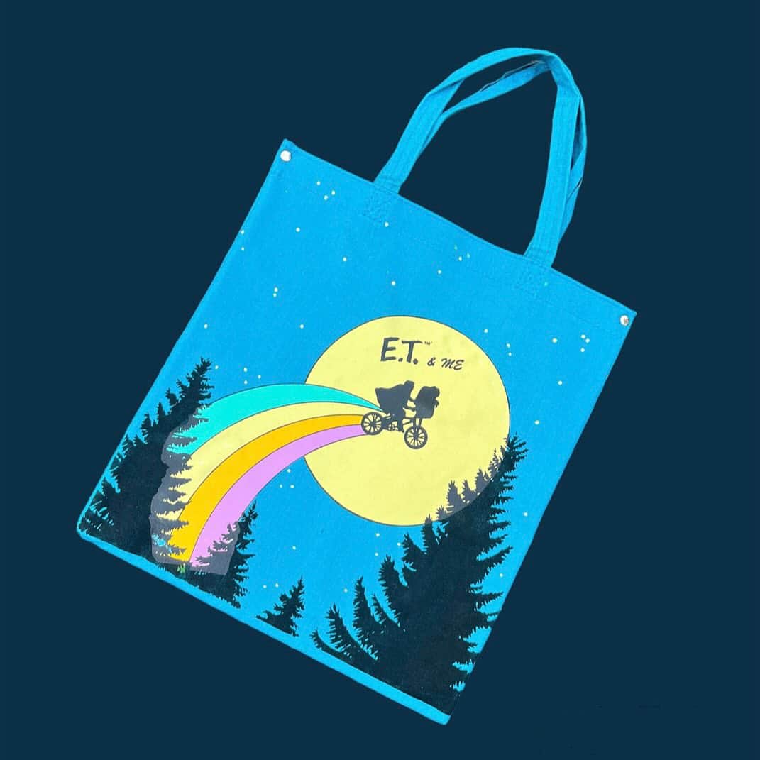 おもちゃやSPIRALのインスタグラム：「80's E.T. Tote Bag入荷しました！  size 25.5×31cm  久しぶりの入荷です🚲 オススメです✨」