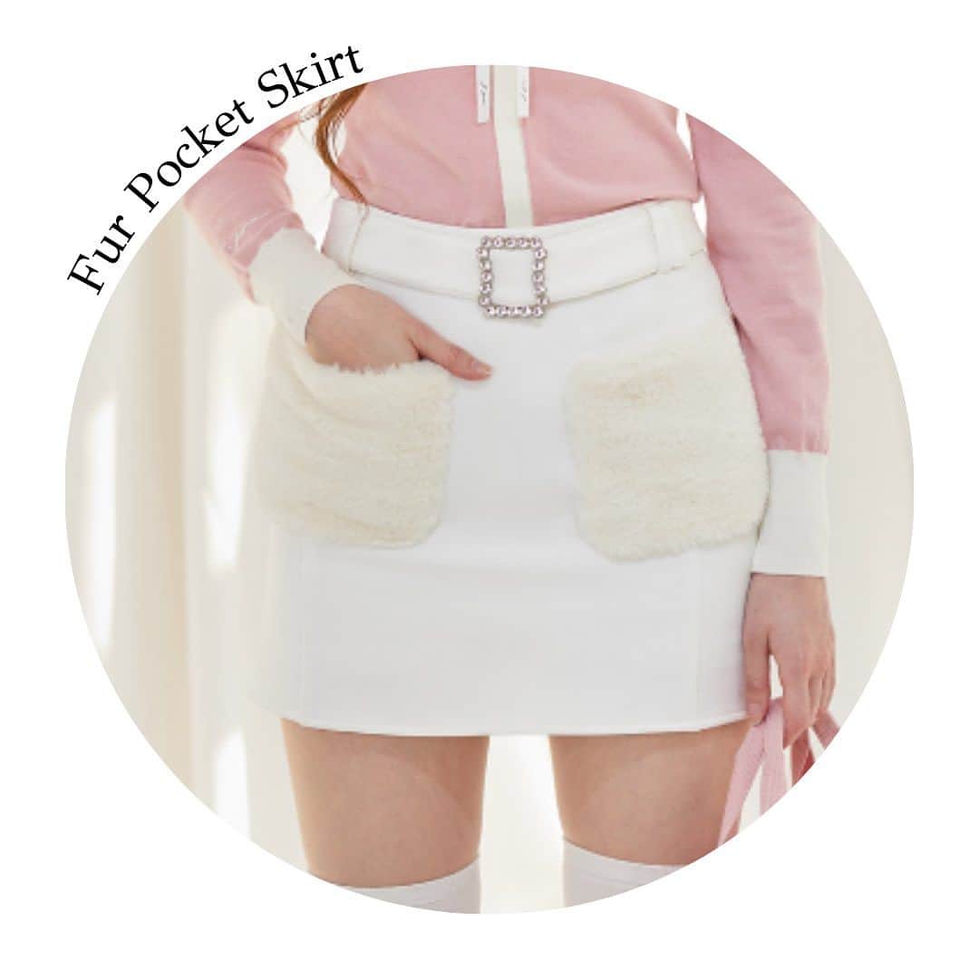 J.JANE JAPANのインスタグラム：「ハートのラインが可愛いプリーツスカート♡  スイングしたときに広がるプリーツが美しく演出されて エレガントで軽やかな印象に💐  トップスのニットなどとの相性も良く、 全体のコーディネートが重くなりすぎないので とても便利な1着です。 春先まで着られる素材感や色味に仕上げております。  ●Tops Shoulder frill knit zip-up（Pink） ¥21,900  ●Bottoms Fur Pocket Skirt(White) ¥23,900  🇯🇵 https://www.j-jane.jp/  ⋱⋰ ⋱⋰ ⋱⋰ ⋱⋰ ⋱⋰ ⋱⋰ ⋱⋰  #韓国ゴルフウェア#ゴルフウェア#ゴルフウェアレディース #可愛いゴルフウェア#j_jane#ゴルフウェアセレクトショップ #人気ゴルフウェア #ゴルフ女子#ゴルフ女子コーデ」