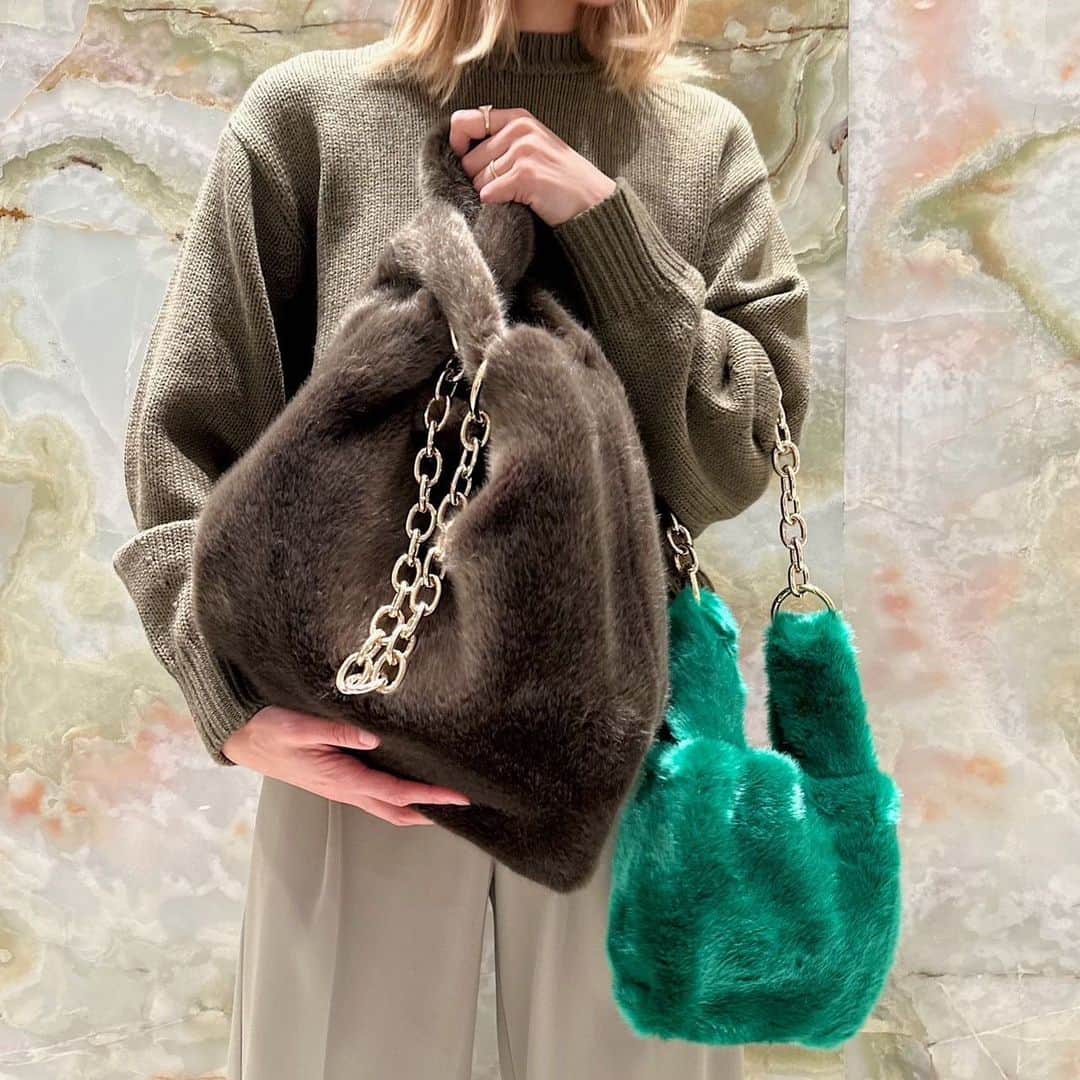 H BEAUTY&YOUTHさんのインスタグラム写真 - (H BEAUTY&YOUTHInstagram)「＜A POINT ETC＞  FUR CHAIN BAG S ¥29,700 FUR CHAIN BAG ¥37,950  #H_beautyandyouth #エイチビューティアンドユース @h_beautyandyouth  #BEAUTYANDYOUTH #ビューティアンドユース #Unitedarrows #ユナイテッドアローズ #apointetc」10月19日 12時43分 - h_beautyandyouth