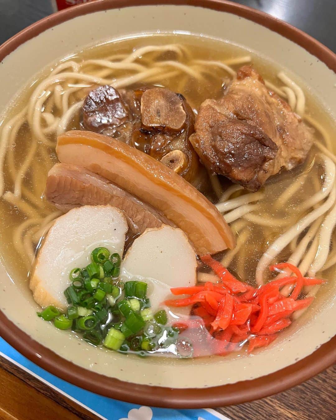 YURIのインスタグラム：「🌺OKINAWA🌺Oct.2023  食べ物編🍽️Best of what I ate😋 もずくの天ぷらはマスト！  #記録 #記憶 #기록 #오키나와 #일본 #Okinawa #foodporn #photodump #japan #japanisbeautiful」
