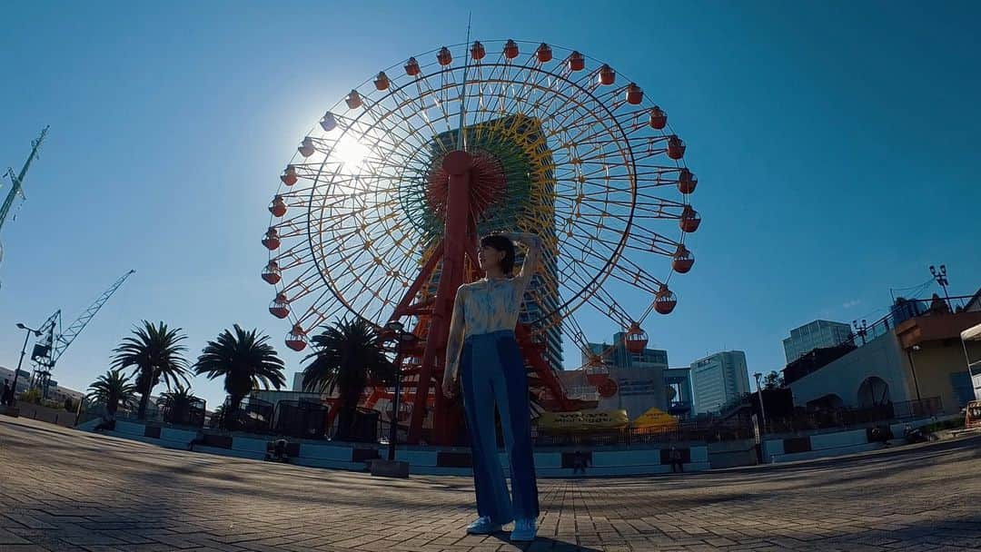 眞嶋優のインスタグラム：「即ヒントです。 優しい出題者、 眞嶋優です  I just learned the English word for Ferris wheel.  Japanese →Kanransha(観覧車) 📷 #insta360 #insta360go3」