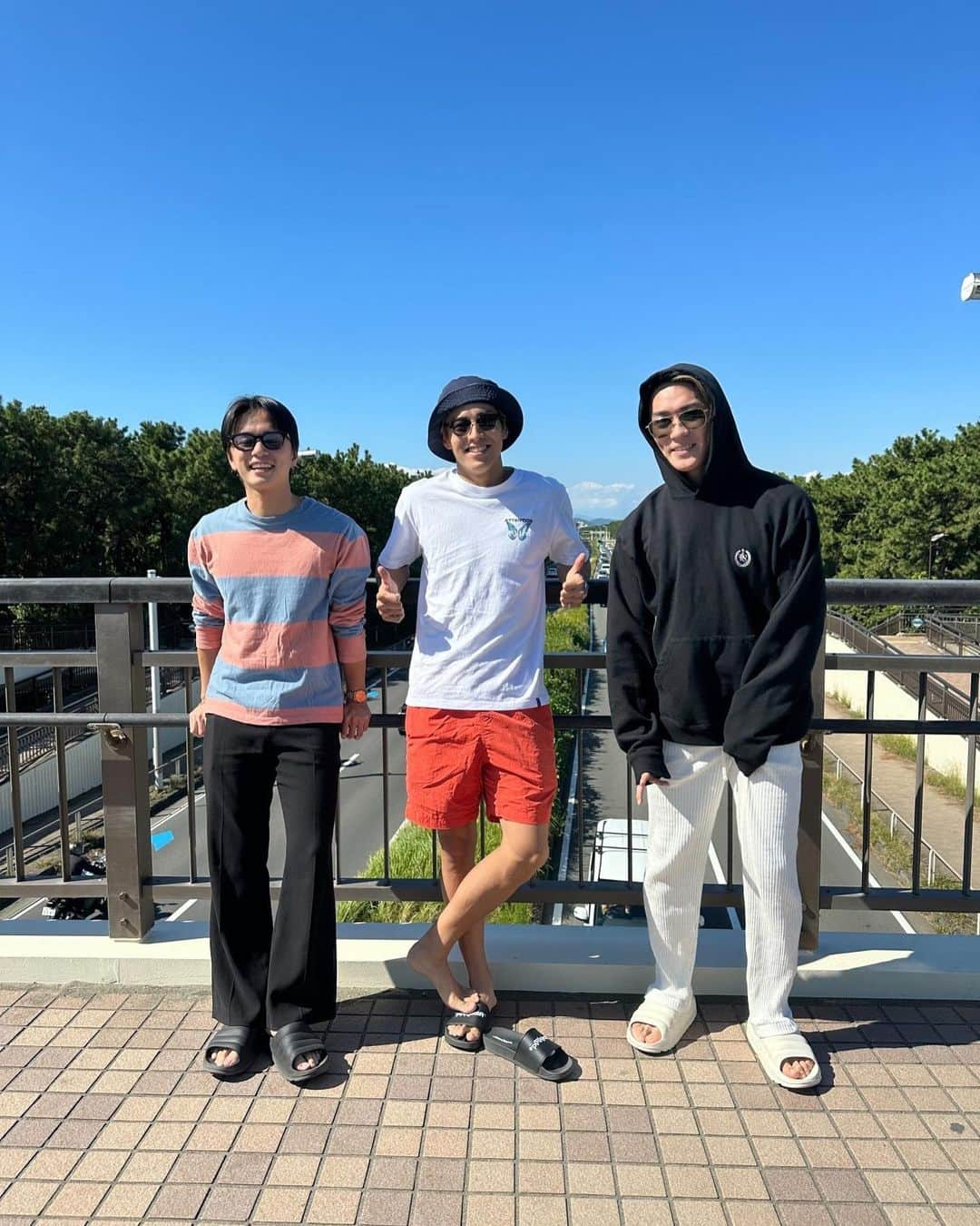 Rikuさんのインスタグラム写真 - (RikuInstagram)「The day I felt the energy of the earth🌎🌊🏄 It was good time... with @ryutahidaka.official  @masahirosunada.official  @reokanao」10月19日 13時31分 - _riku_r.m.p.g_ldh