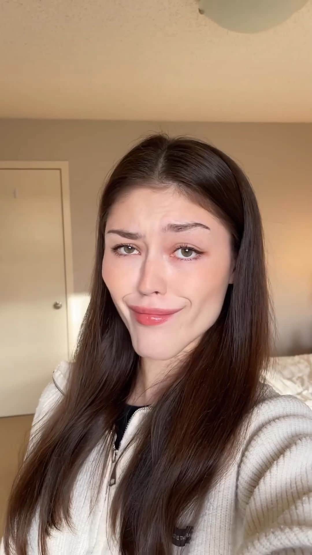 のインスタグラム：「What kind of sorcery is this? 📹 @jessechrisss - #9gag #funny #chin」
