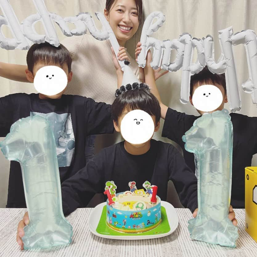 松本彩友美のインスタグラム：「お兄ちゃん11歳🎂✨  沖縄で出産してそれからもう11年。      不思議です。ほんとあっという間です😱    沖縄にいつか行こう行こうとまだ実現出来てないけど💦いつか！        #happybirthday #11歳 #長男 #ママ11歳 #modelofficeg #モデルオフィスg #sayumi #彩友美 #さゆみ #三兄弟ママ」