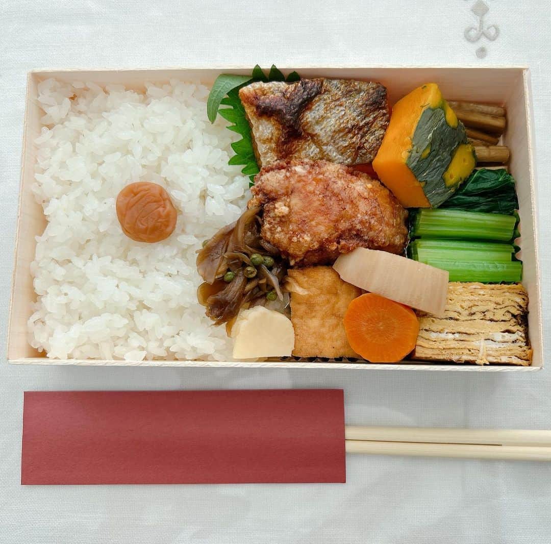 RINAのインスタグラム：「本日のお弁当🍱 シンプルで家庭的な味😊 美味しかったです🙏☺️ #yukakoonuma」